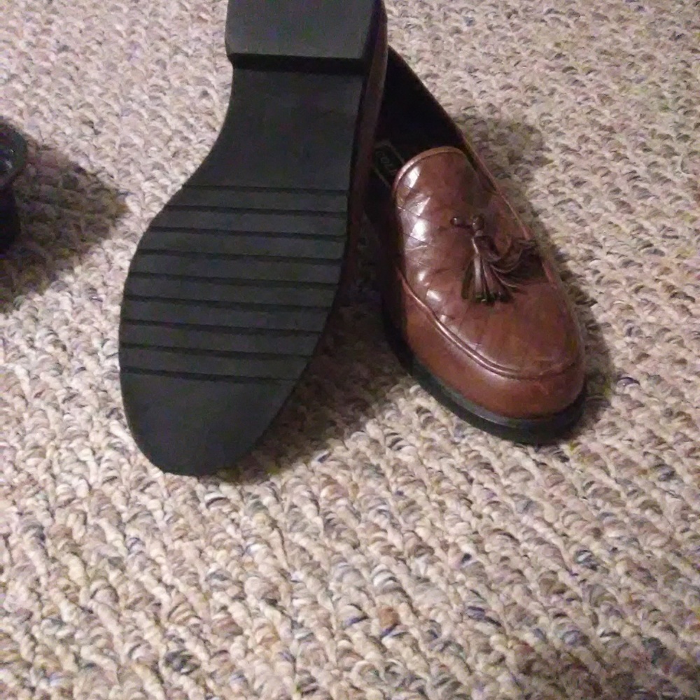 Shoes - Picture 2 of 3